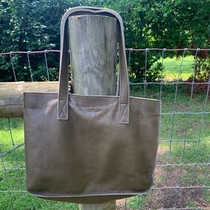 Smadars Etsy leather tote bag